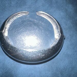 Coro patent pending g bracelet opens on both sidess